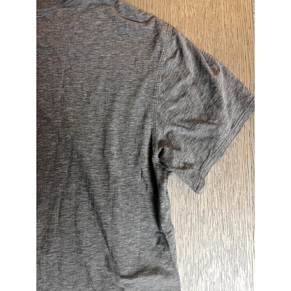 Lululemon Men's Tee Gray Size 12 Used Casual Workout Gym Holes Comfort - Picture 7 of 7